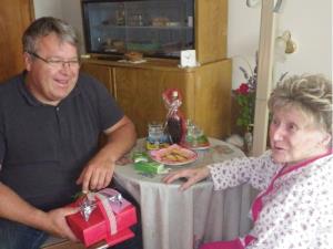 Župan obiskal 90 letnike 4